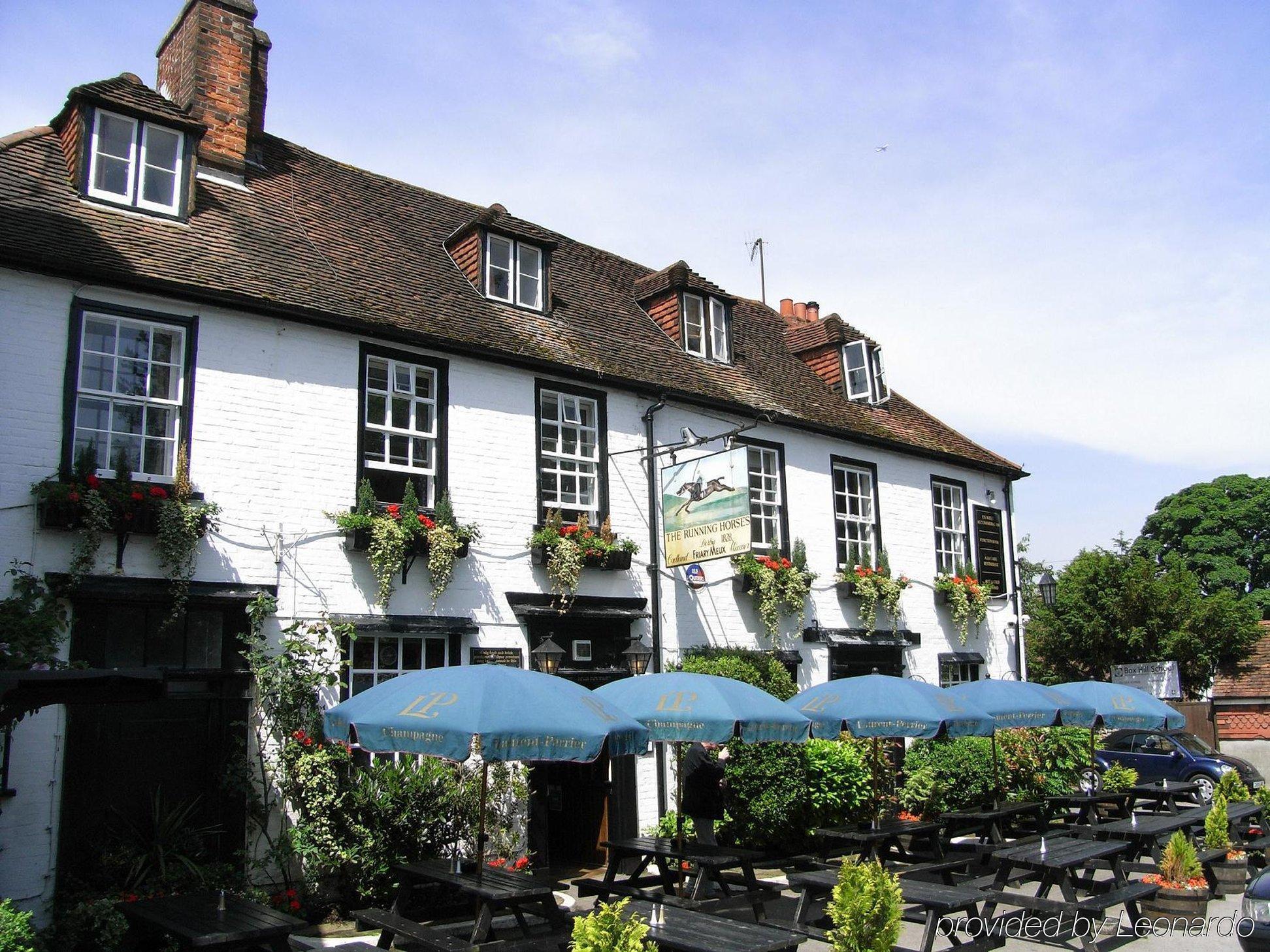 The Running Horses Hotel Mickleham Esterno foto