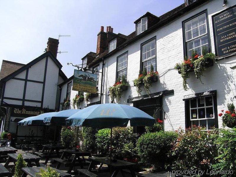 The Running Horses Hotel Mickleham Esterno foto